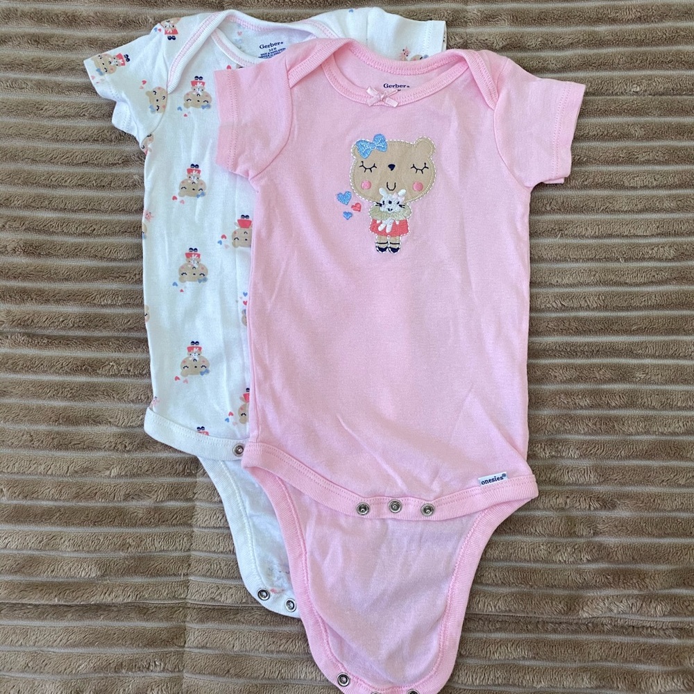 Gerber Set of 2 onesies 3-9 months